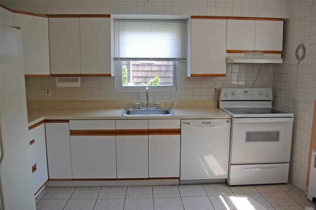 Building Photo - 81 Gridley St