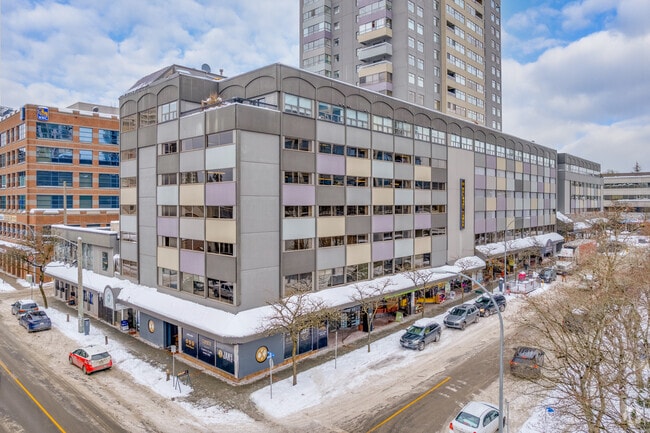 615 Belmont St - Belmont Tower