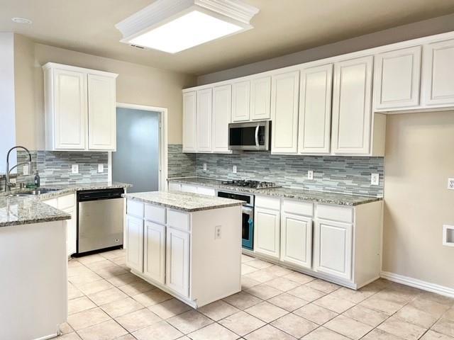 Building Photo - 8445 Gateway Dr