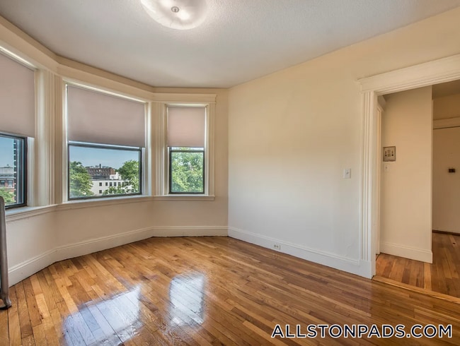 Building Photo - 1144 Commonwealth Ave