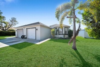 Building Photo - 1044 SE 11th St