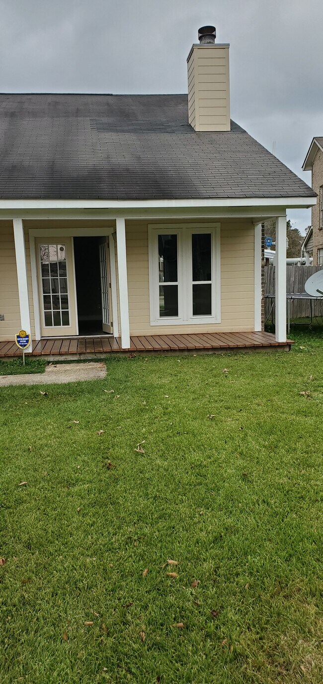 Foto del edificio - 15861 N King Bradford Dr