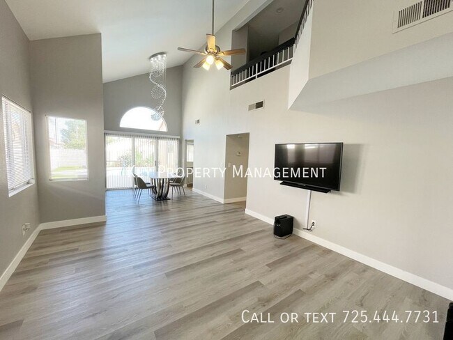 Foto del edificio - MODERN FURNISHED 5 BEDROOM, 3 BATH HOME IN...