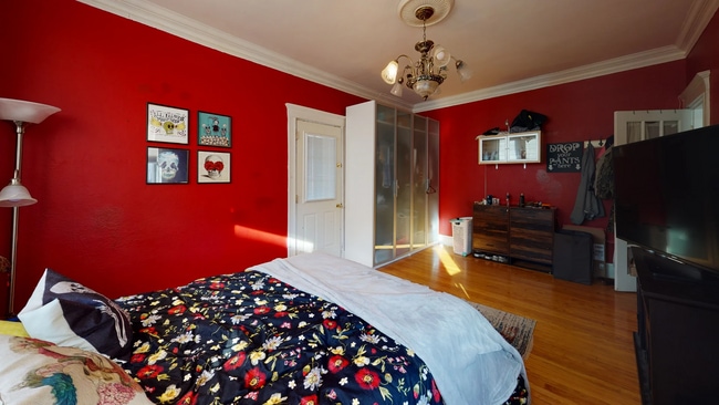 Building Photo - Renovated 2 bed/1 bath in Brighton