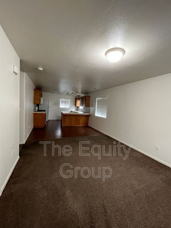 Foto del edificio - 2222 W Lark Ave