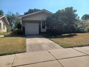 Building Photo - 3116 S Euclid St