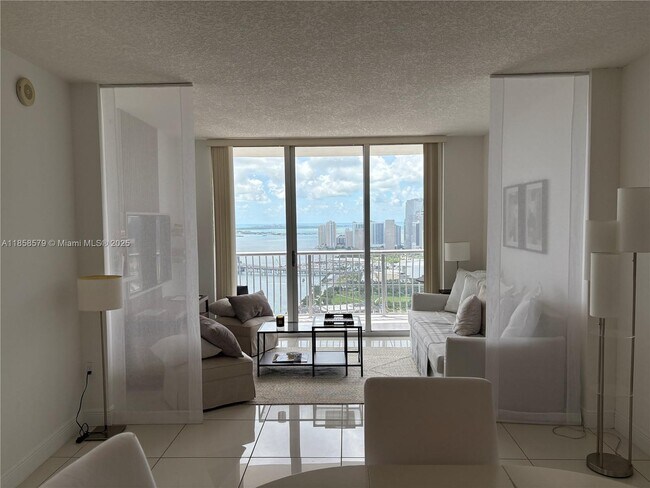 Foto del edificio - 1750 N Bayshore Dr