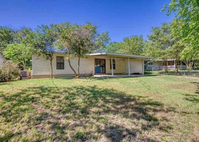 Building Photo - Nice rental in Harmony Hills