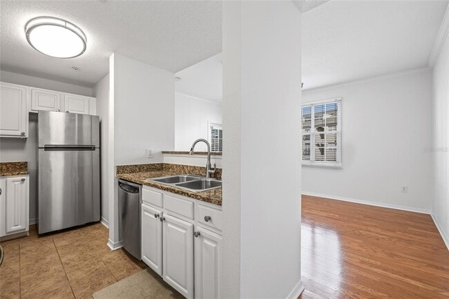 Building Photo - 501 Knights Run Ave