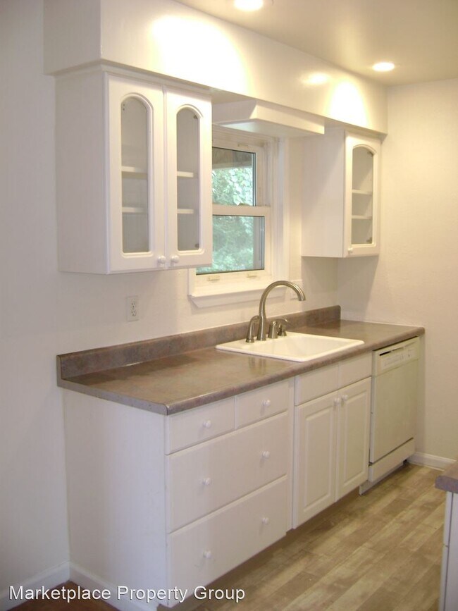 Foto del edificio - 3 br, 1.5 bath House - 402 Old Forge Drive