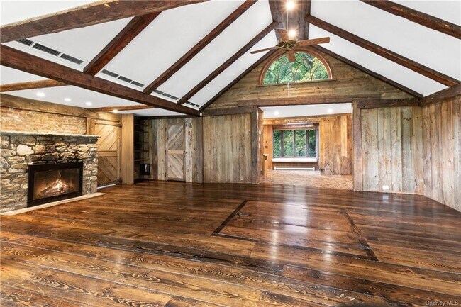 Building Photo - 176 Honey Hollow Rd