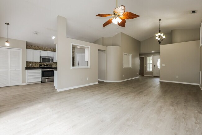 Building Photo - 4007 Fontana Pl
