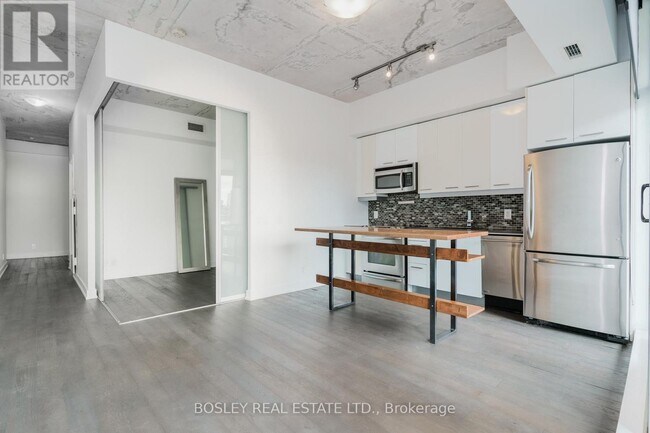 Photo du bâtiment - 2-402 Gladstone Ave
