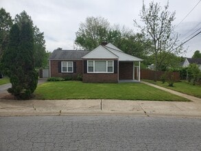 Building Photo - 1222 Field Rd
