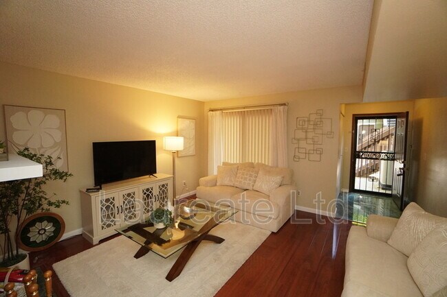 Foto del edificio - 540 S Forest St
