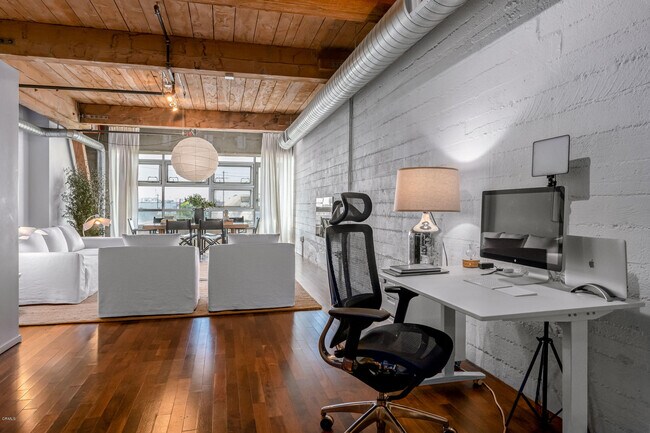 Foto del edificio - 530 S Hewitt St