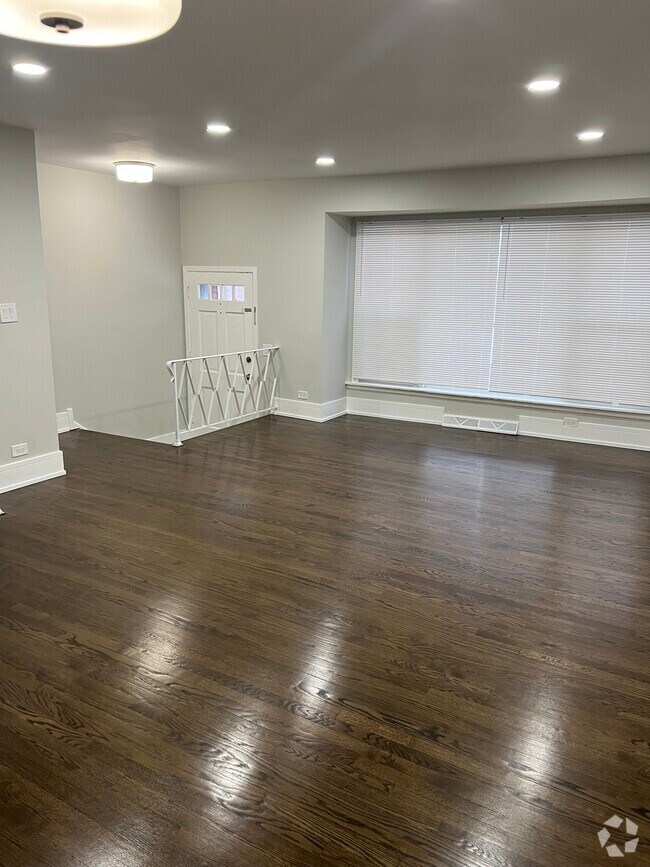 Apartments for rent in Morton Grove IL with Yard 2 Rentals