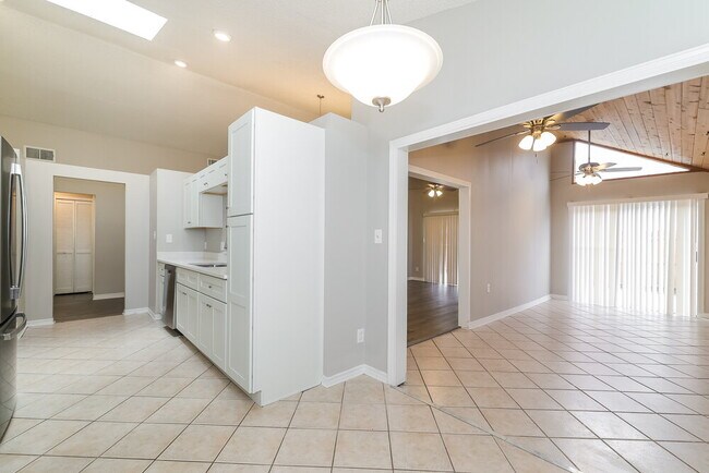 Building Photo - 12702 Whiterapids Dr