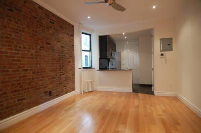 Foto principal - 380 E 10th St