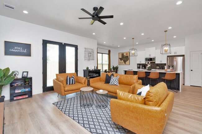 Building Photo - 5308 Denmark St