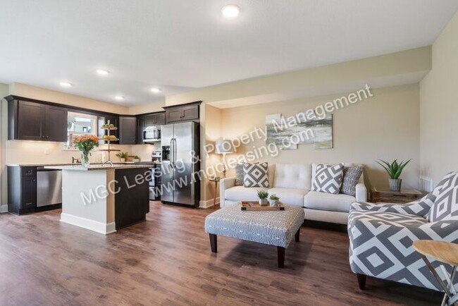 Foto del edificio - Serrano Townhomes: Modern Comfort & Cozy Kansas City Living + $500 off rent - ask me how