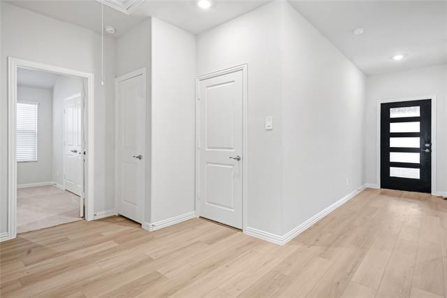 Foto del edificio - 521 Midnight Oak Dr