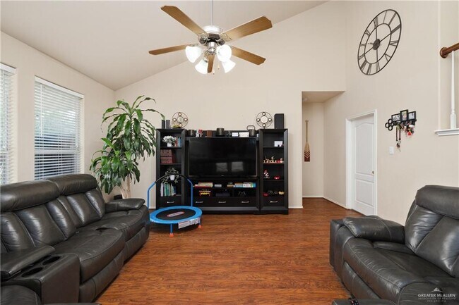 Building Photo - 21 Santa Lydia St