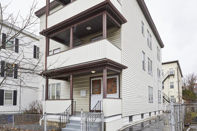 Building Photo - 52 Mansfield St