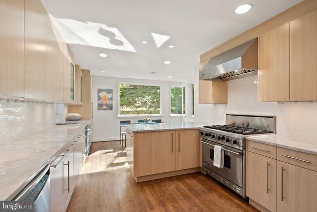 Building Photo - 5152 Manning Pl NW