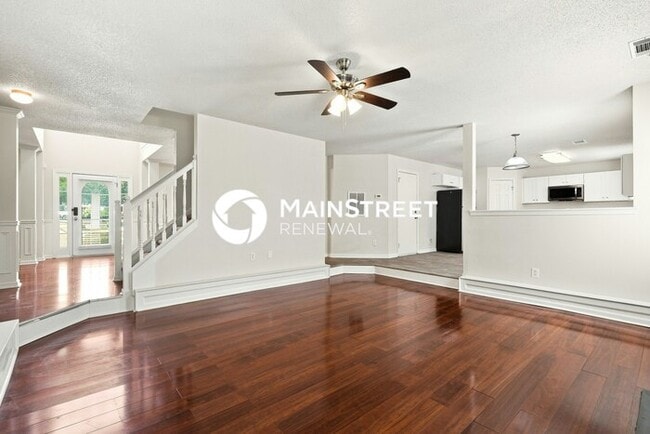 Photo - 4 Bedroom Pet-Friendly Home in ELLENWOOD, GA with Main Street Renewal