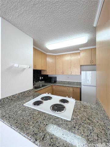 Building Photo - 731 Amana St