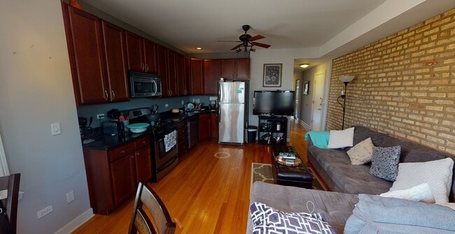 Building Photo - 2533 W Berwyn Ave