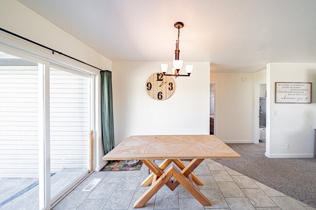 Building Photo - 416 W 260 N