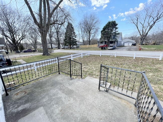 Building Photo - 1345 S Liberty St