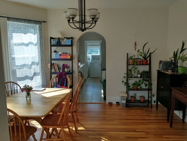 Kitchen - 40 Stone Ave