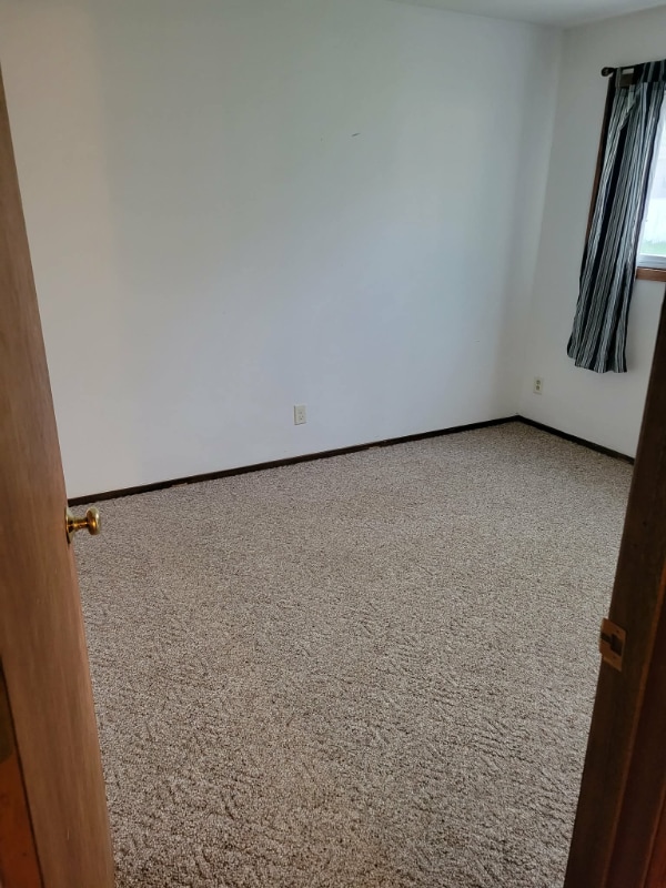 Building Photo - 300 Locust St