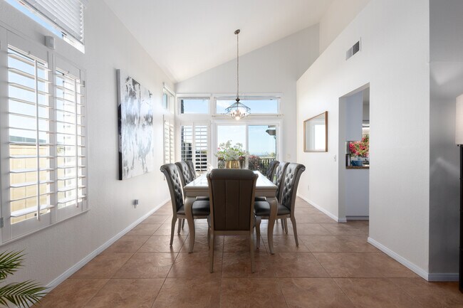 Foto del edificio - 14350 Classique Way