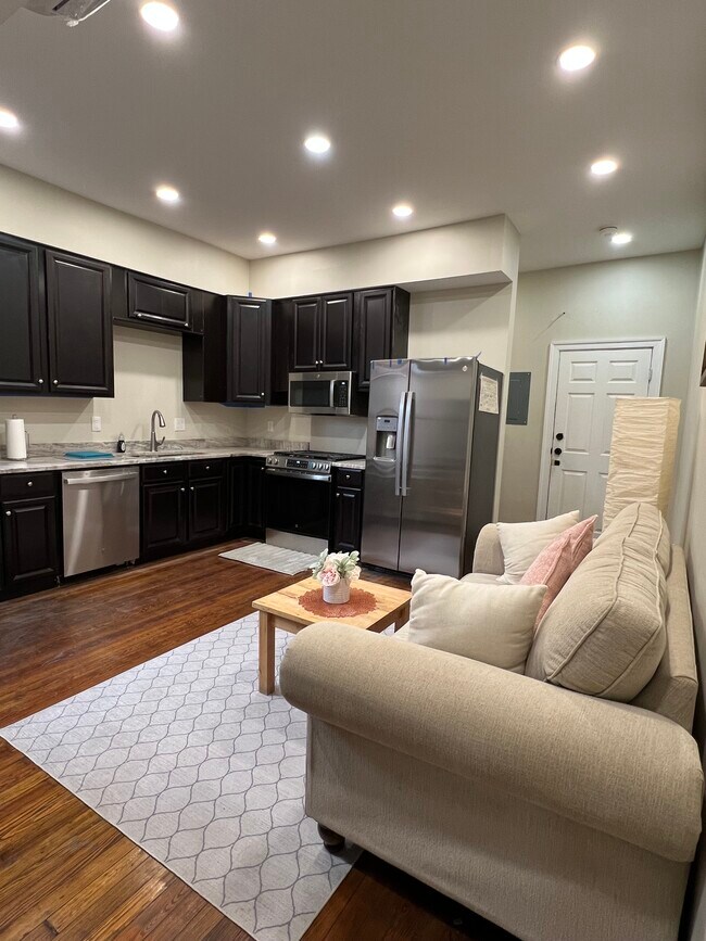 Foto del edificio - 1861 Mintwood Pl NW