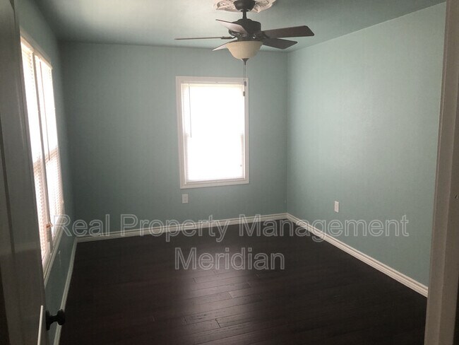 Foto del edificio - 3201 McCart Ave