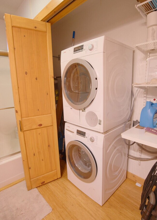 Foto del edificio - 14745 Davos Dr