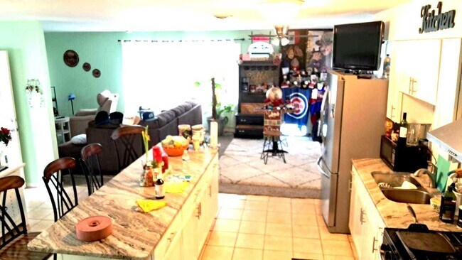 Building Photo - 3407 Fountainbleau Dr