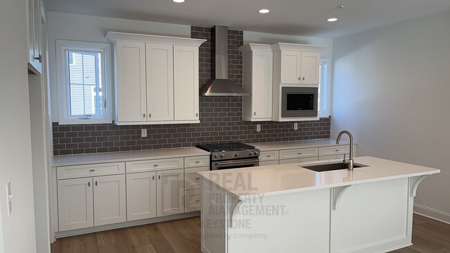 Foto del edificio - Brand New Townhouse in Cranberry!