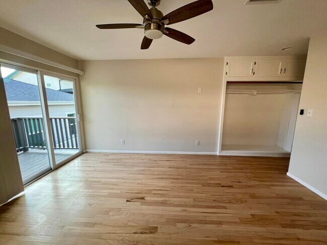 Foto del edificio - 214 W Acacia Ave