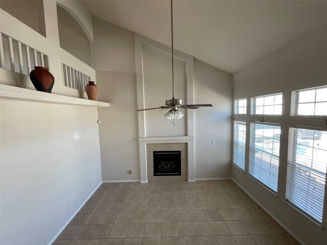 Foto del edificio - 7312 Camino Del Sol Dr
