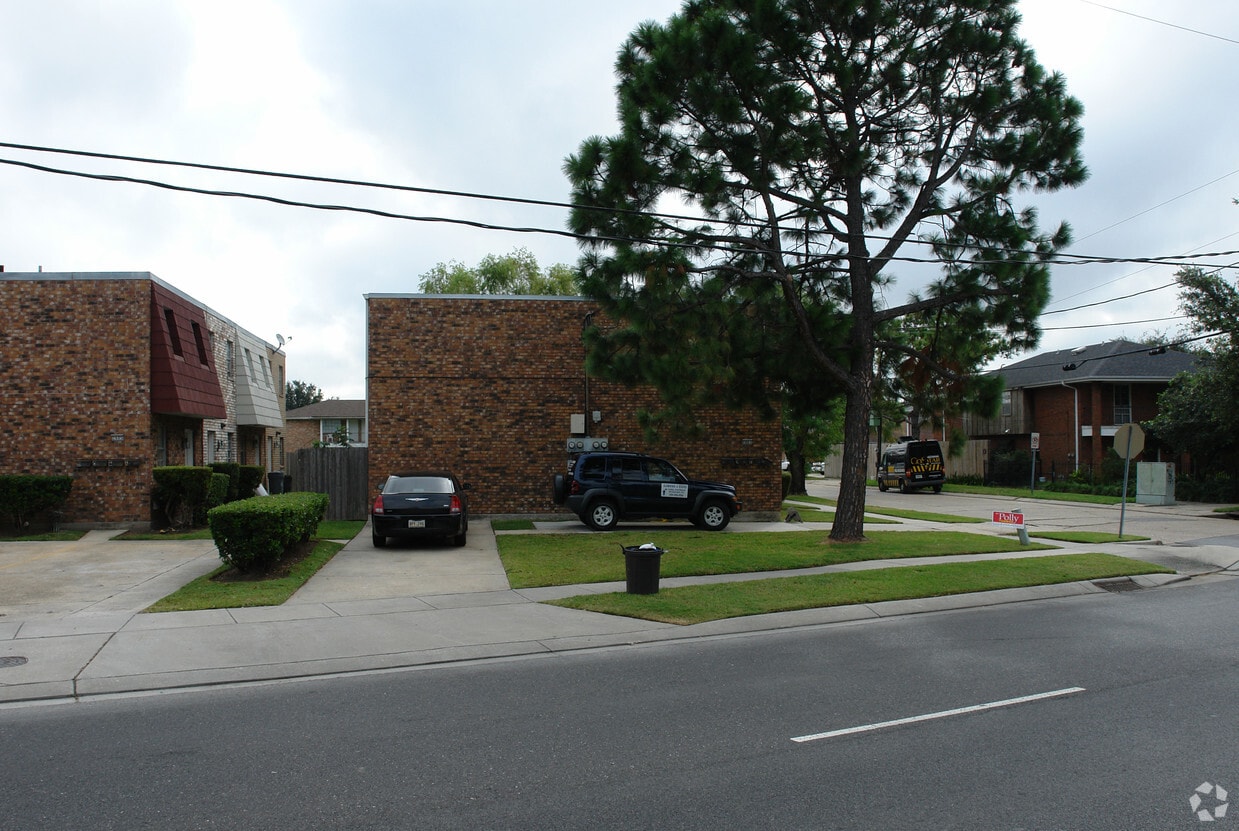 Building Photo - 2601 Transcontinental Dr