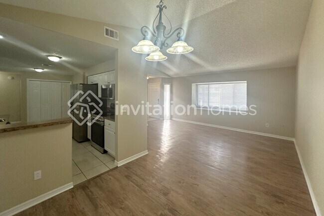 Foto del edificio - 1702 Ingram Terrace