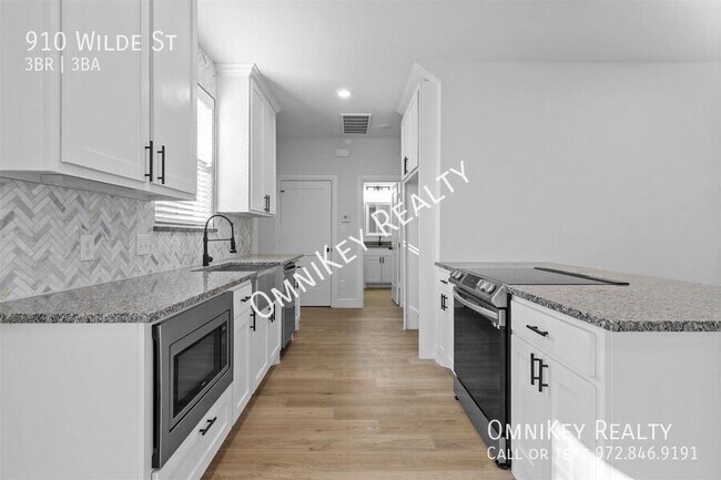 Building Photo - 910 Wilde St