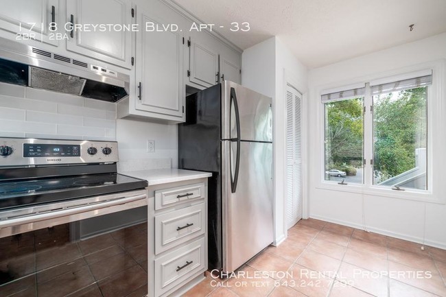 Foto del edificio - 1718 Greystone Blvd