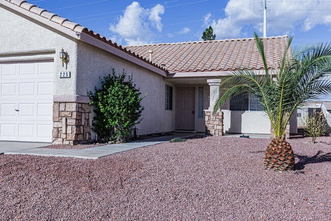 Building Photo - One-story house in Henderson