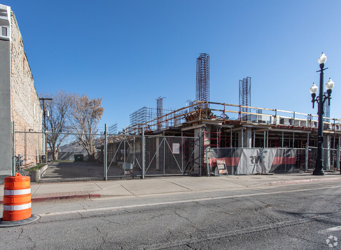 CINQ Rentals in Salt Lake City at 550 W 200 S Salt Lake City, UT